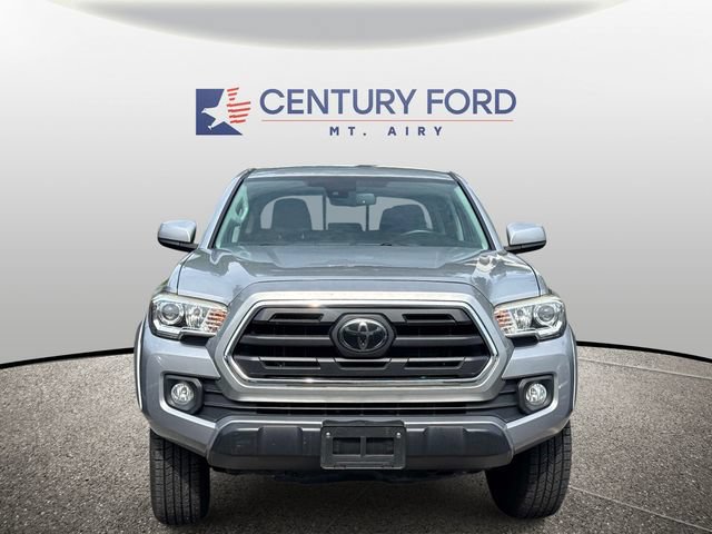 Used 2018 Toyota Tacoma SR5 w/ Four Season Floor Mat Package AWD/4WD image 2