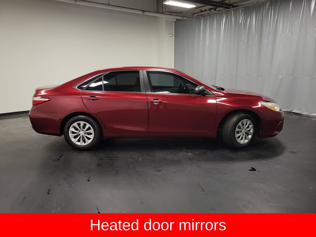 Used 2016 Toyota Camry LE image 9