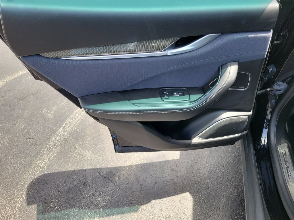 Used 2019 Maserati Levante S GranLusso AWD/4WD image 18
