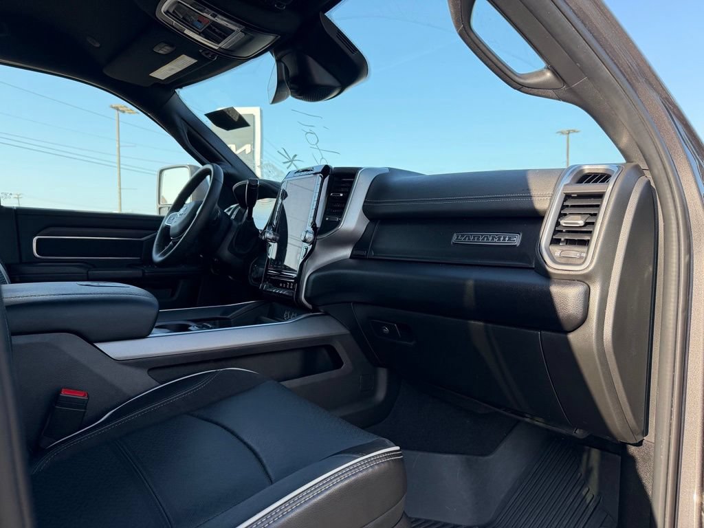 Used 2025 RAM 3500 Laramie AWD/4WD image 34