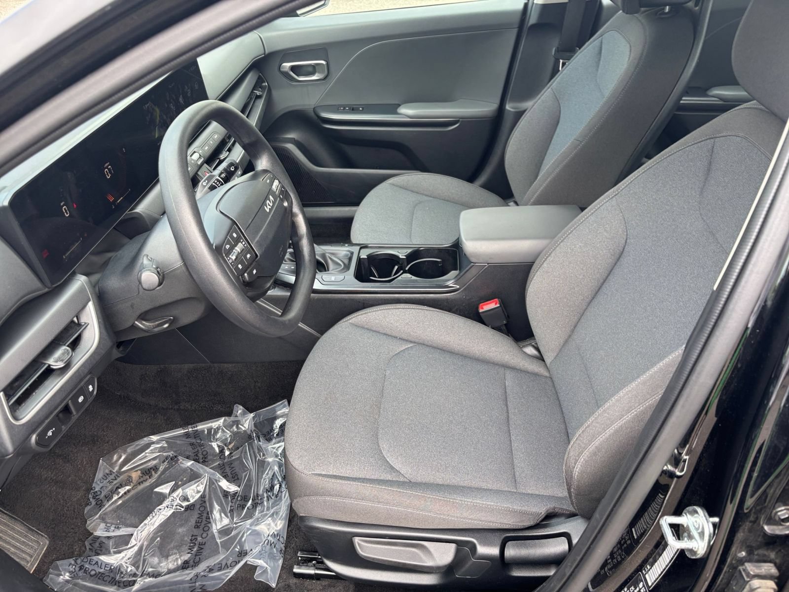 Used 2025 Kia K4 FWD image 25