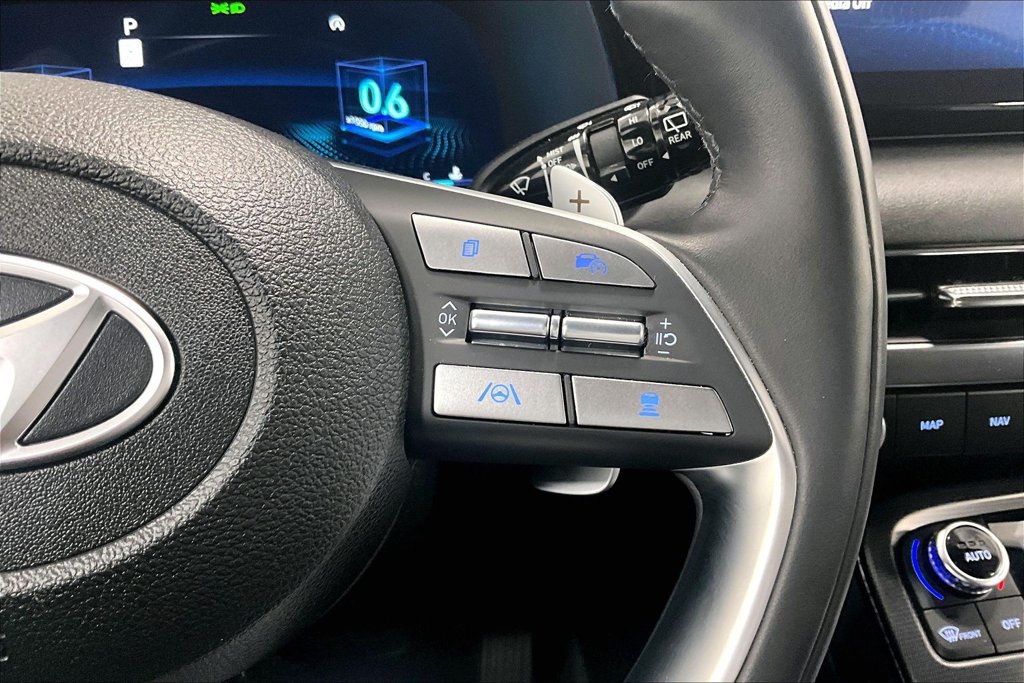 Used 2025 Hyundai Palisade AWD image 21