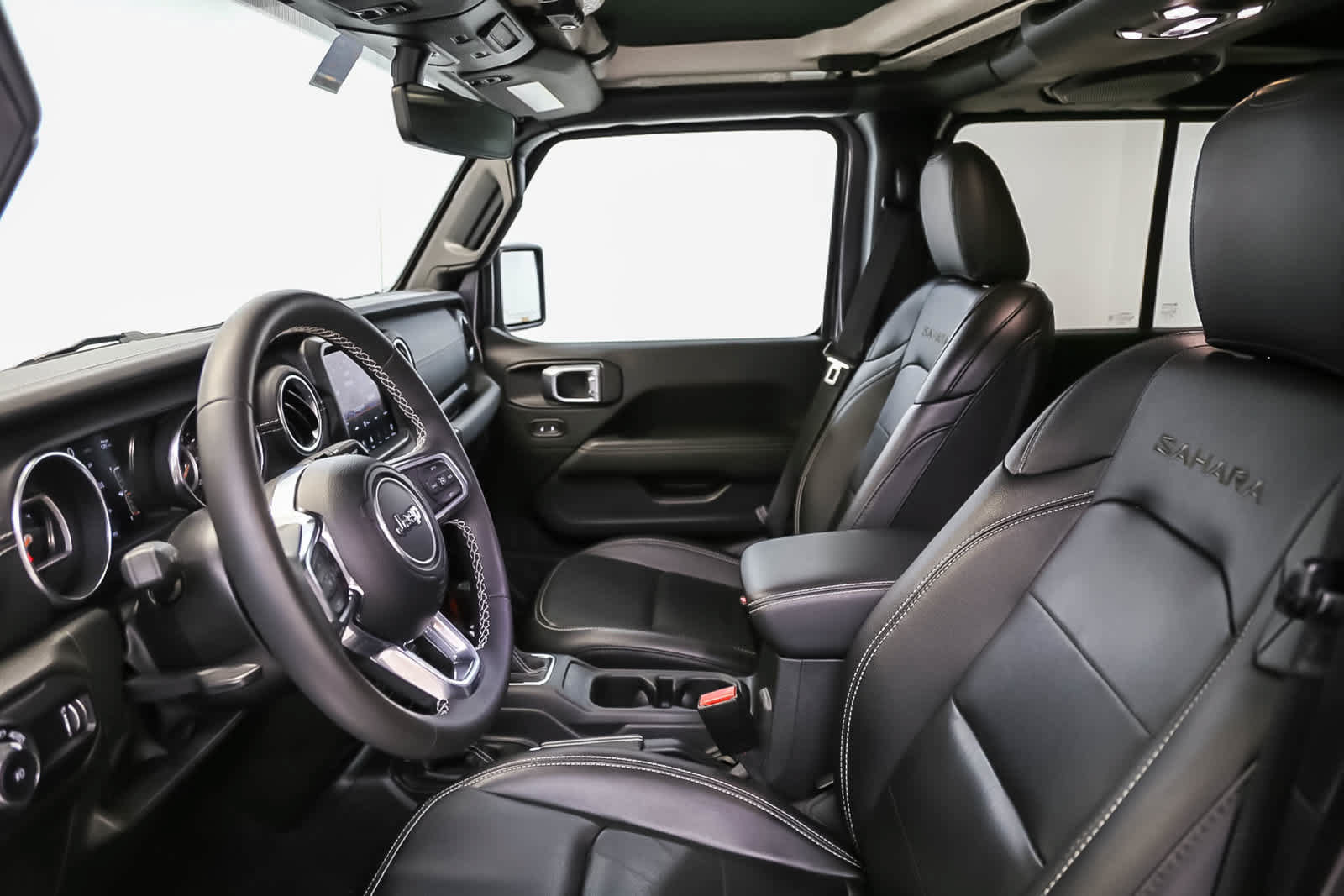 Used 2023 Jeep Wrangler Unlimited Sahara AWD/4WD image 23