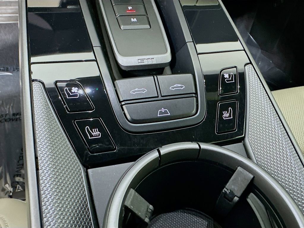 Used 2022 Porsche 911 Carrera image 23