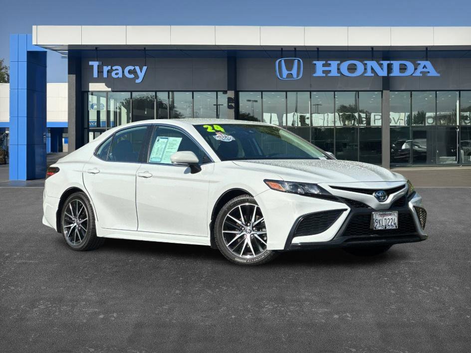 Used 2024 Toyota Camry SE w/ Cold Weather Package