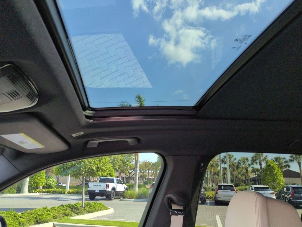 Certified 2024 BMW X5 xDrive40i w/ M Sport Package image 21