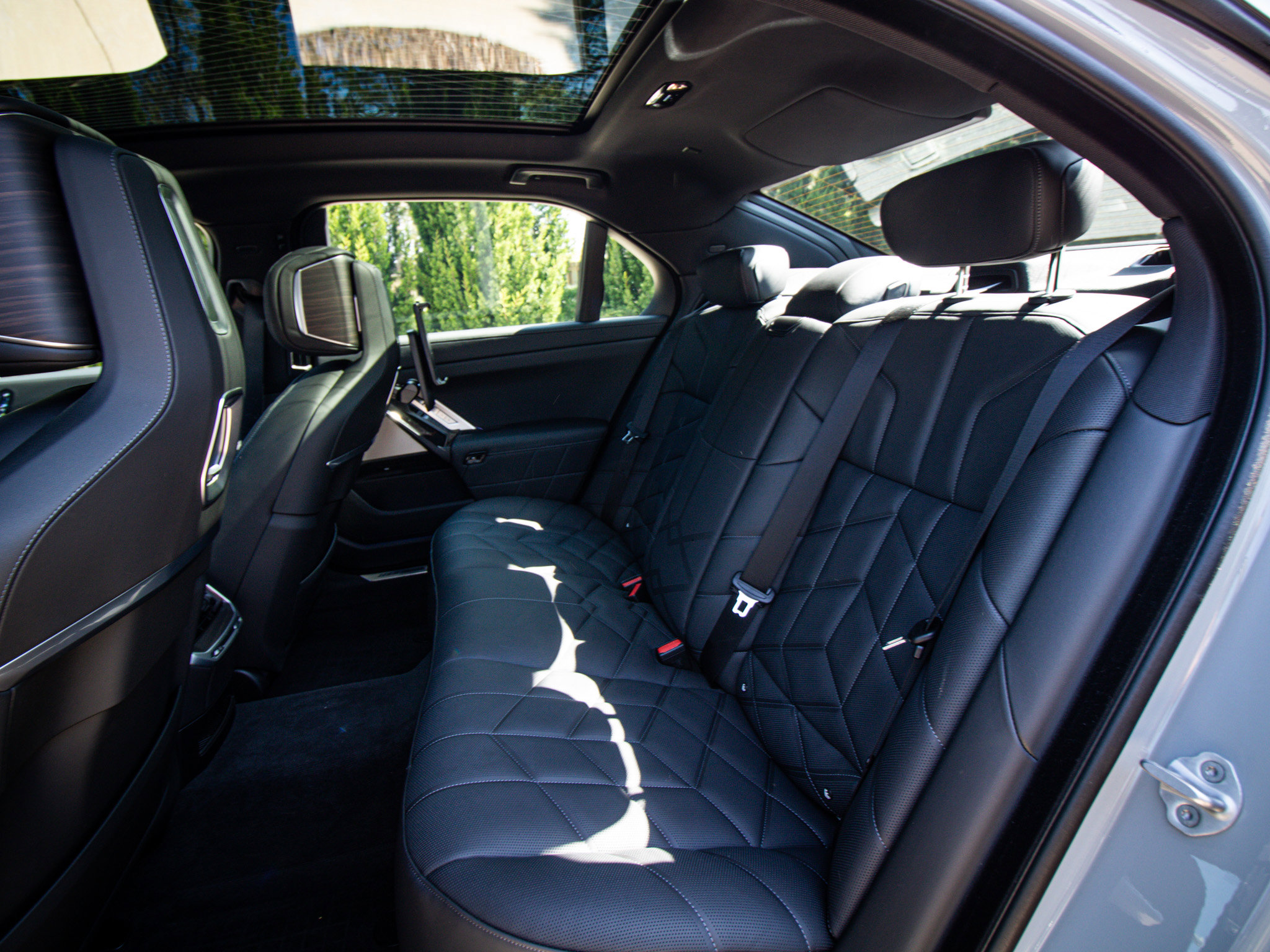 Used 2026 BMW 760i xDrive w/ Executive Package image 31