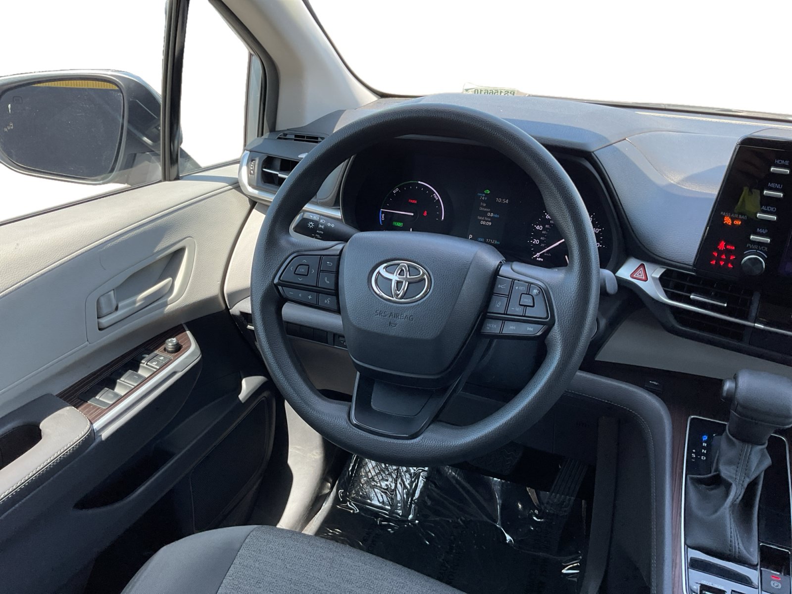 Used 2023 Toyota Sienna LE w/ LE Plus Package FWD image 11