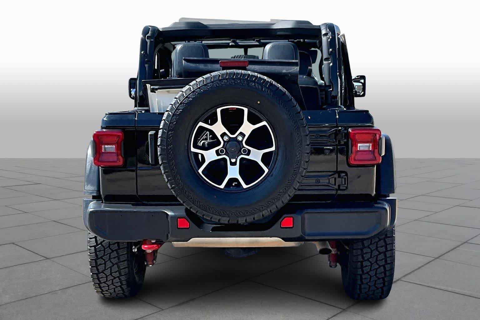 Used 2022 Jeep Wrangler Rubicon w/ LED Lighting Group AWD/4WD image 4