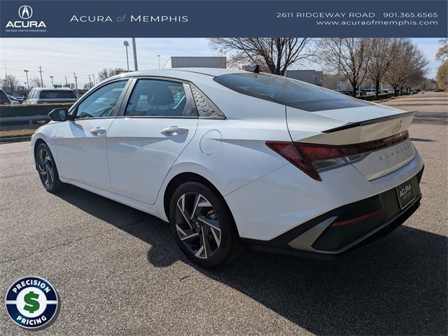 Used 2025 Hyundai Elantra Sport image 3