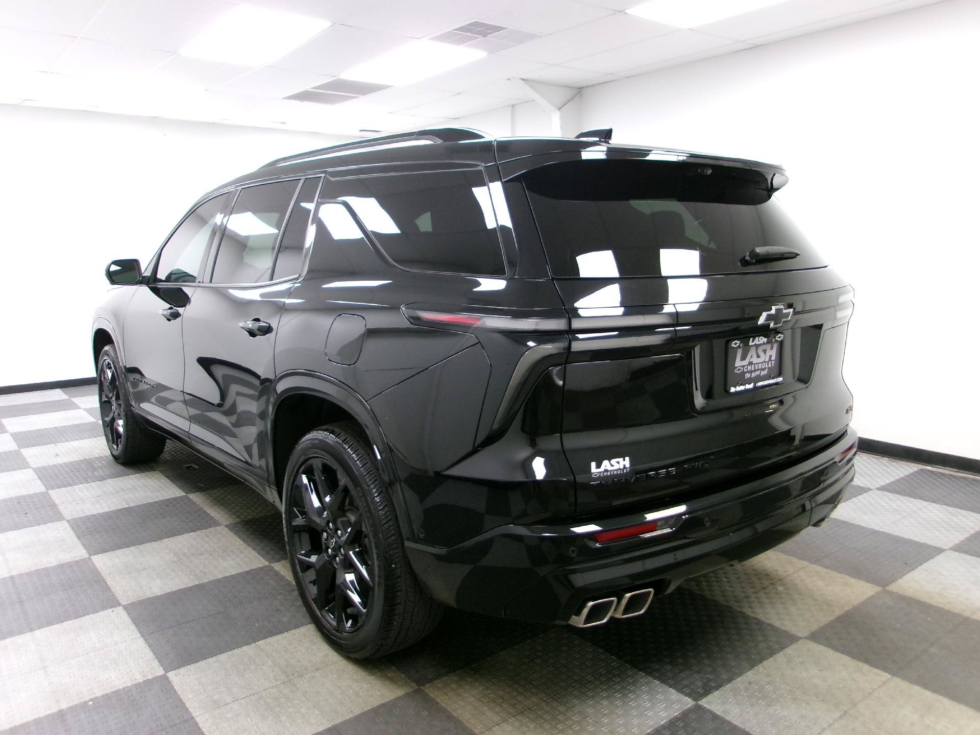 Used 2024 Chevrolet Traverse RS AWD/4WD image 2