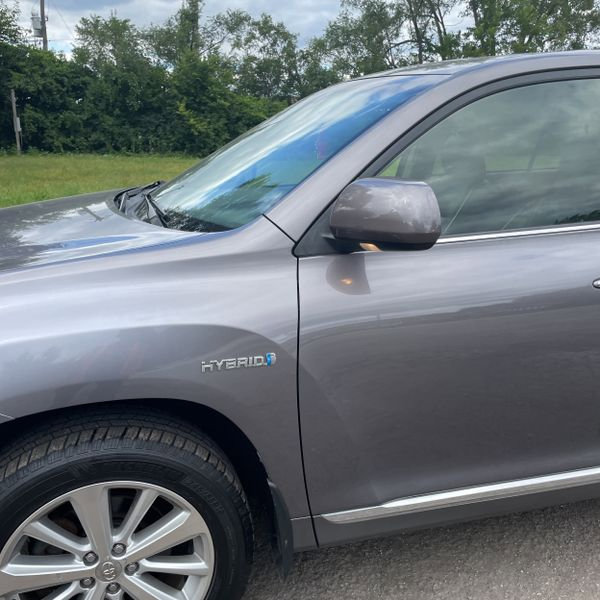 Used 2013 Toyota Highlander Limited image 2