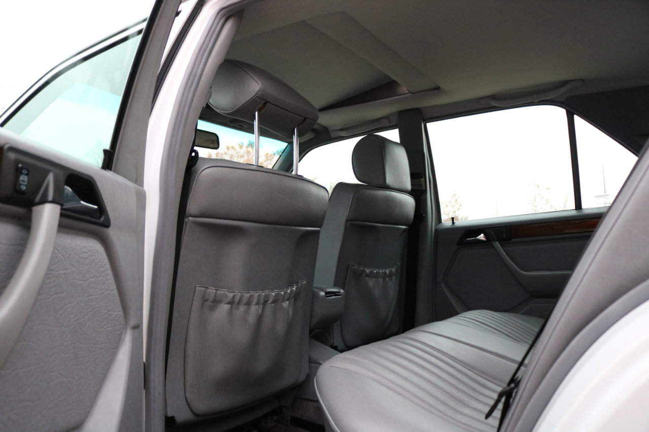 Used 1993 Mercedes-Benz 300 E 2.8 image 34