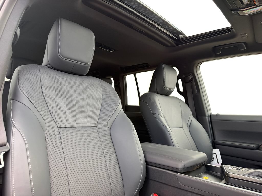 Used 2024 Lexus GX 550 w/ Accessory Package (Z1) AWD/4WD image 29