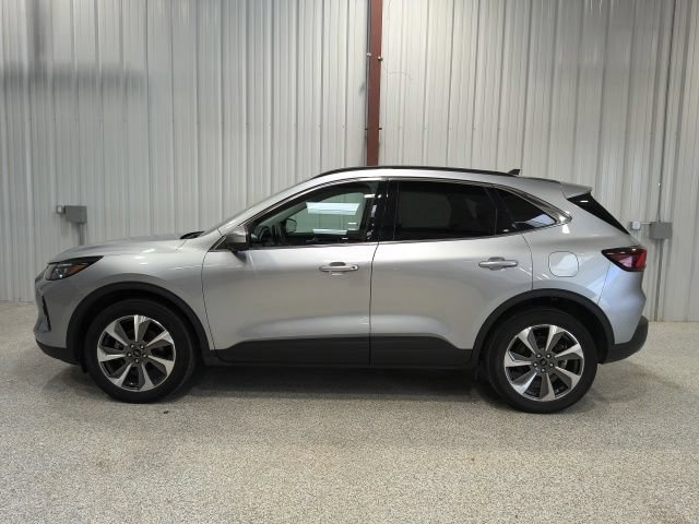 Used 2023 Ford Escape Platinum AWD/4WD image 9
