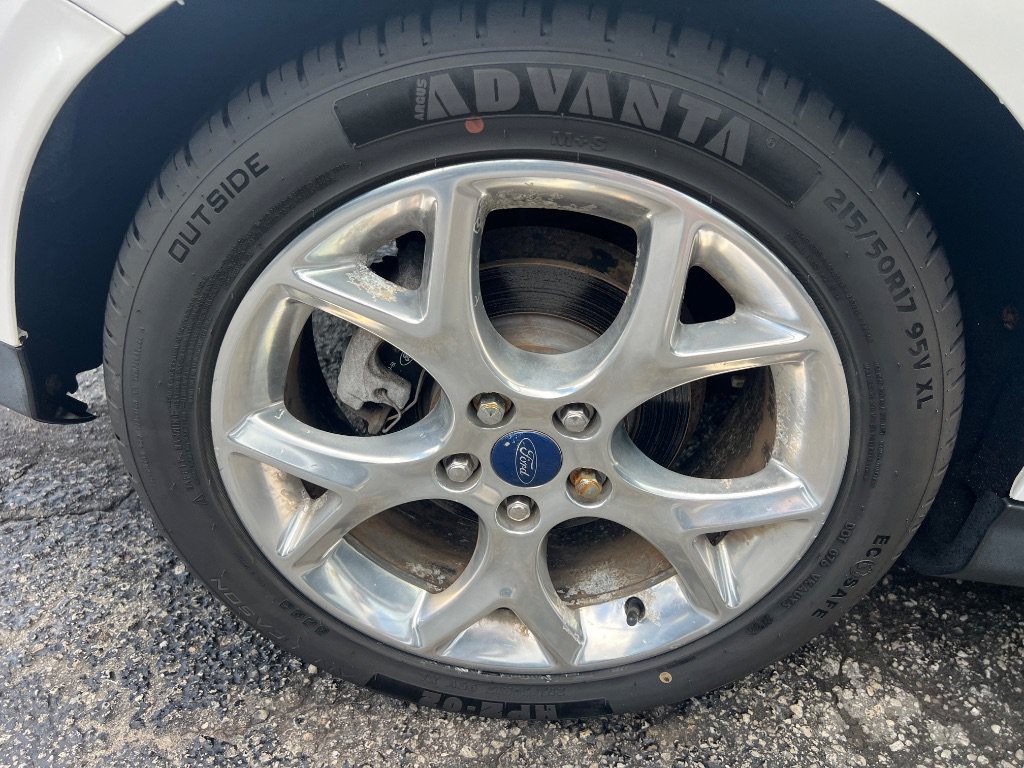 Used 2014 Ford Focus Titanium FWD image 40
