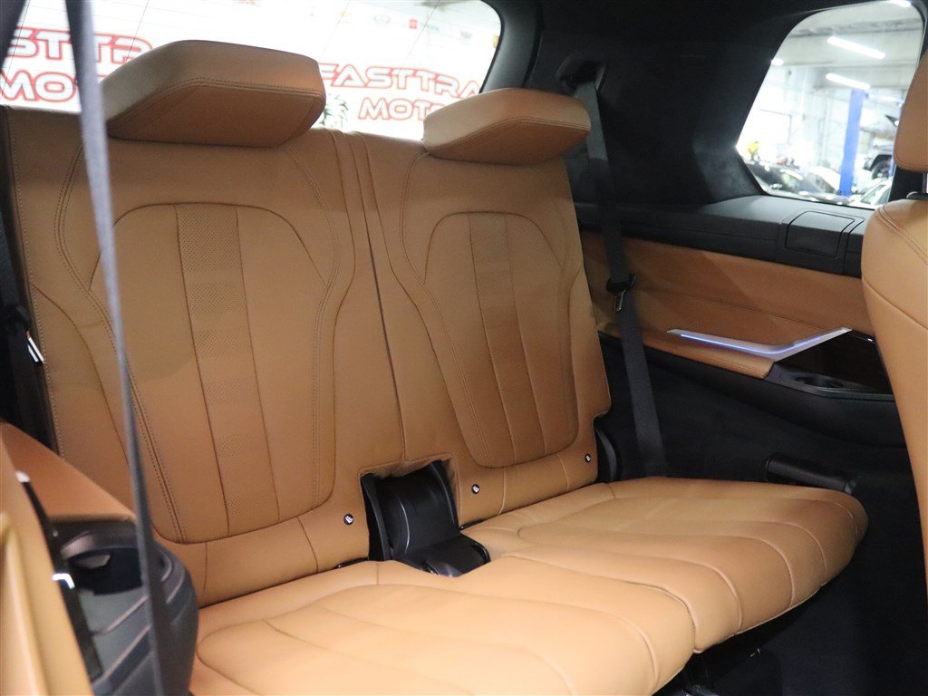 Used 2021 BMW X7 xDrive40i w/ Premium Package 2 AWD/4WD image 22