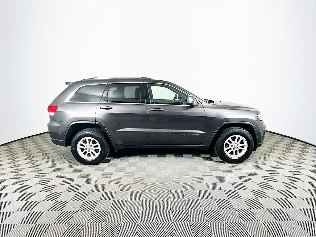 Used 2019 Jeep Grand Cherokee Laredo w/ Security & Convenience Group AWD/4WD image 11
