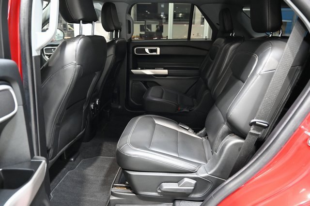 Used 2021 Ford Explorer XLT w/ Equipment Group 202A image 11
