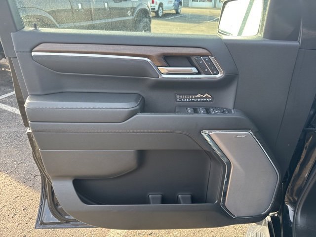 Used 2024 Chevrolet Silverado 1500 High Country w/ Z71 Off-Road Package image 9