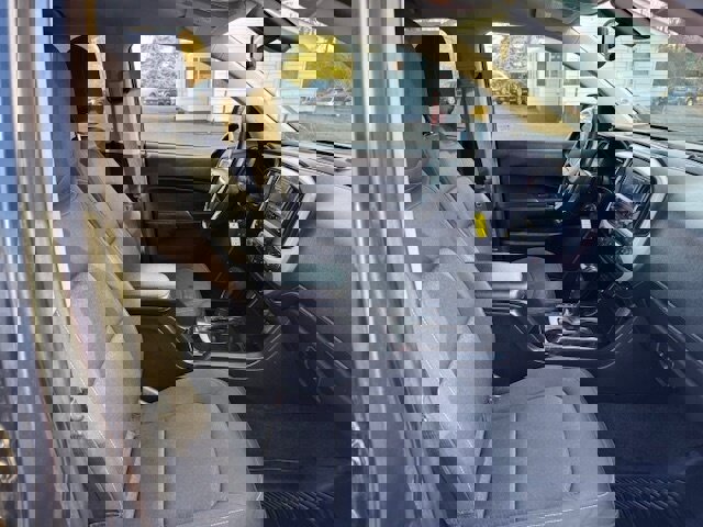 Used 2016 GMC Canyon SLE w/ SLE Convenience Package image 14