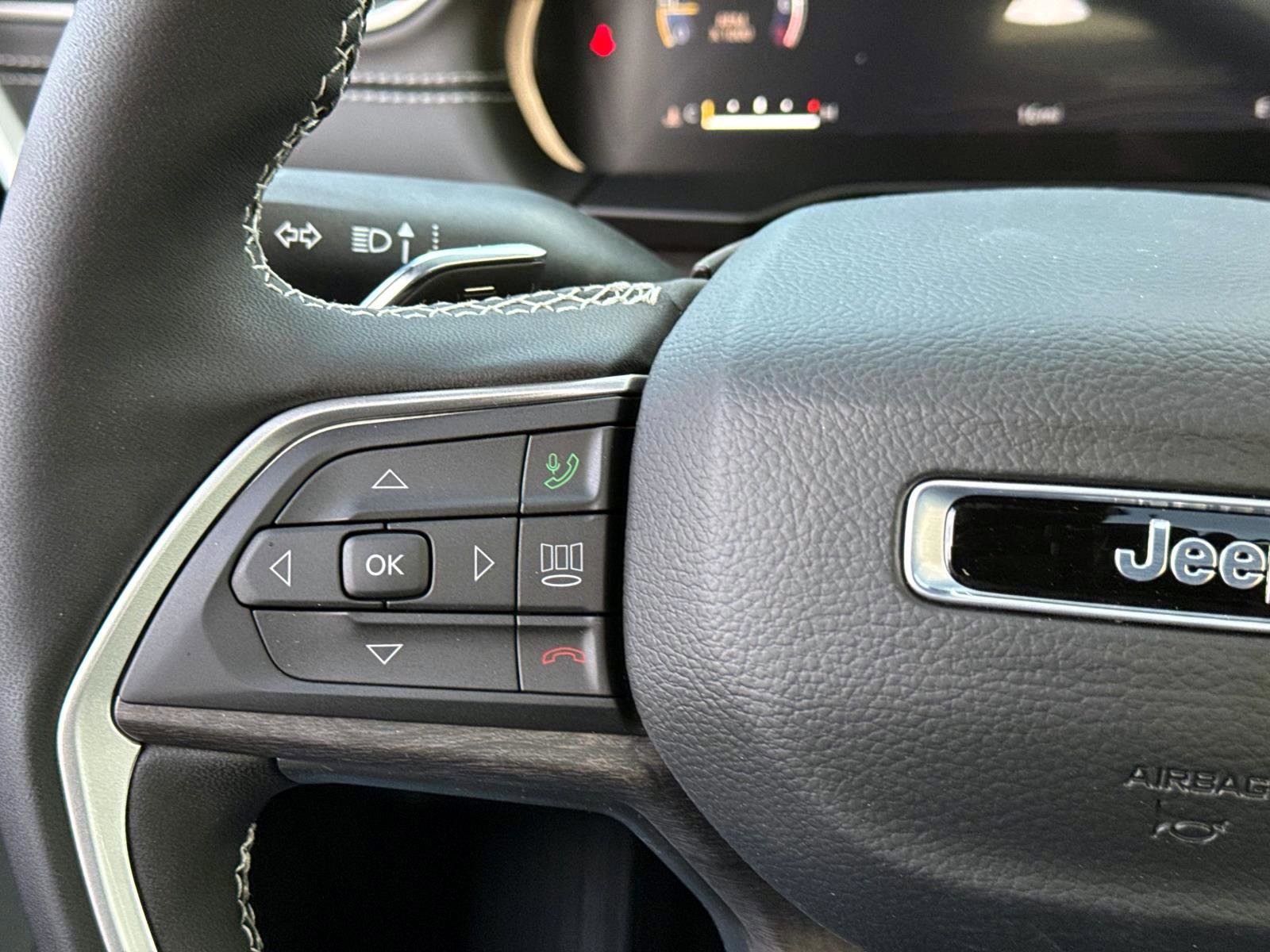 New 2025 Jeep Grand Cherokee Limited image 16