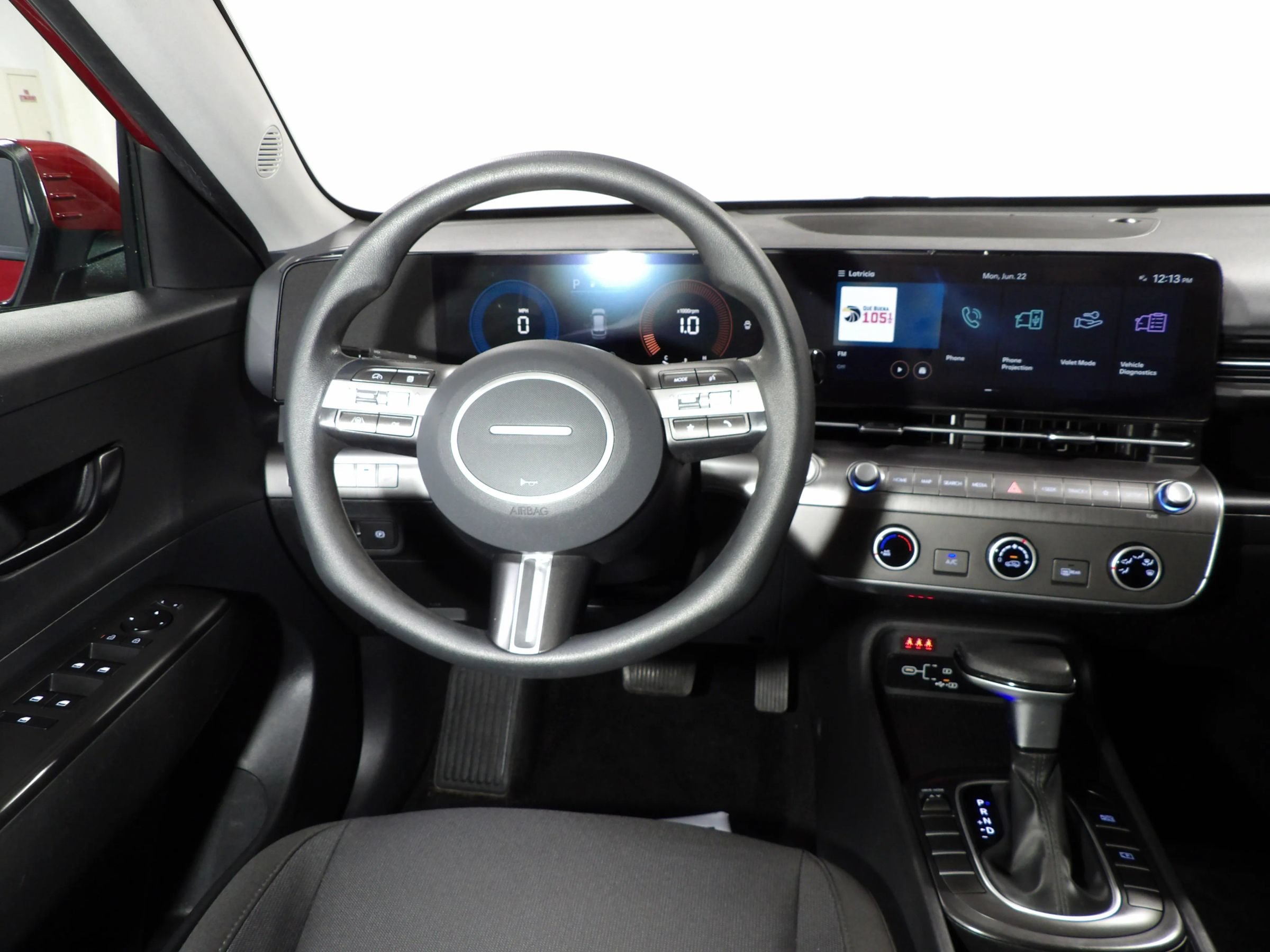 Used 2025 Hyundai Kona SE FWD image 11