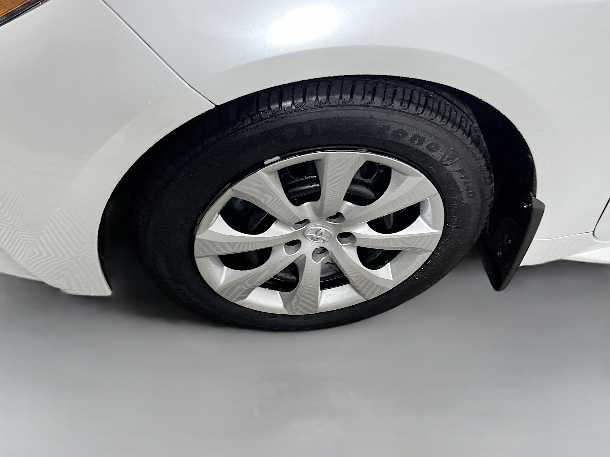 Used 2025 Toyota Corolla LE image 14