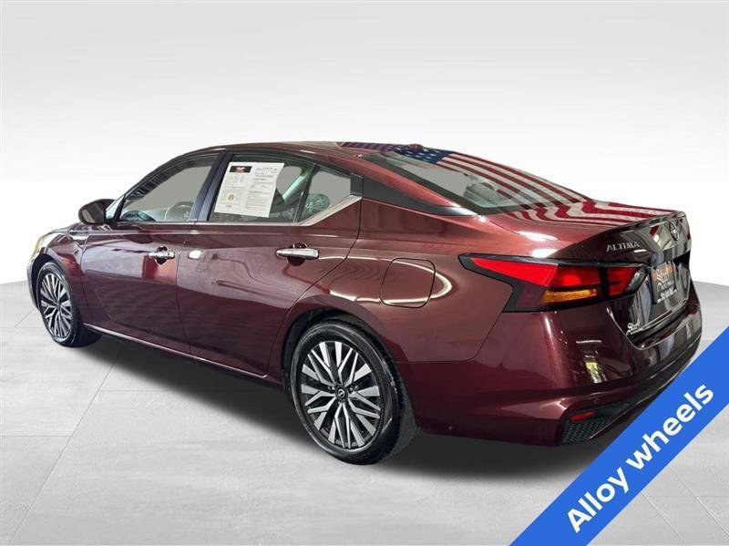 Used 2024 Nissan Altima 2.5 SV FWD image 7