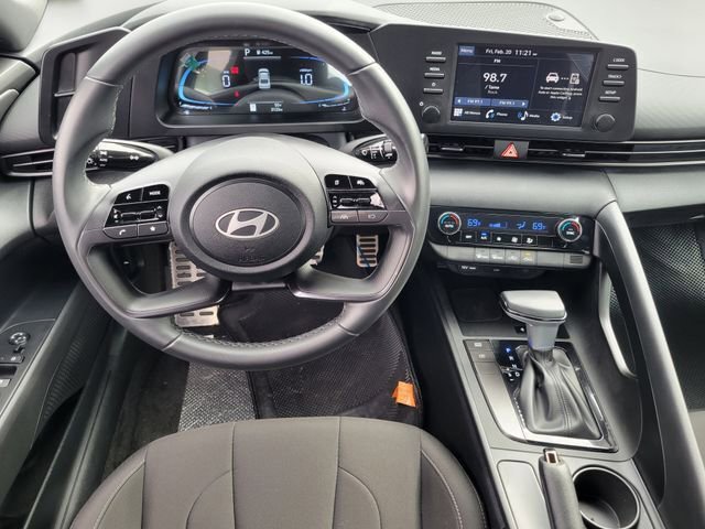 Certified 2025 Hyundai Elantra Blue image 26