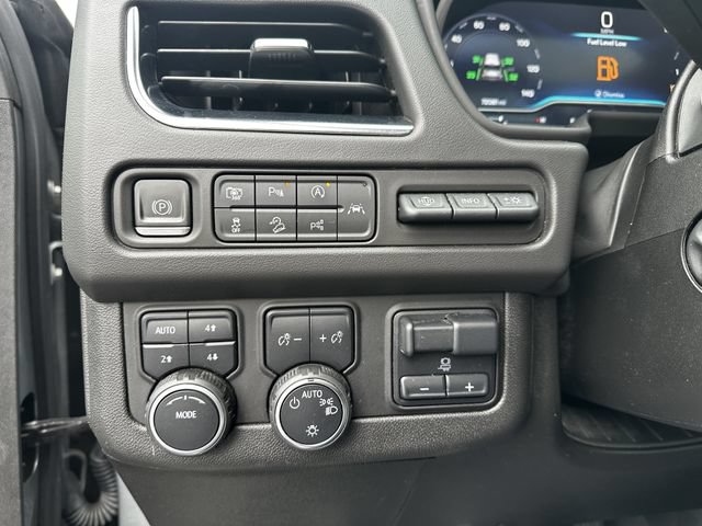 Used 2023 Chevrolet Suburban Premier w/ Advanced Technology Package AWD/4WD image 30