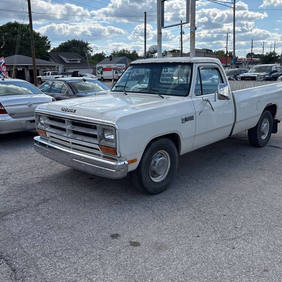 Used 1987 Dodge D/W Truck 250 image 1