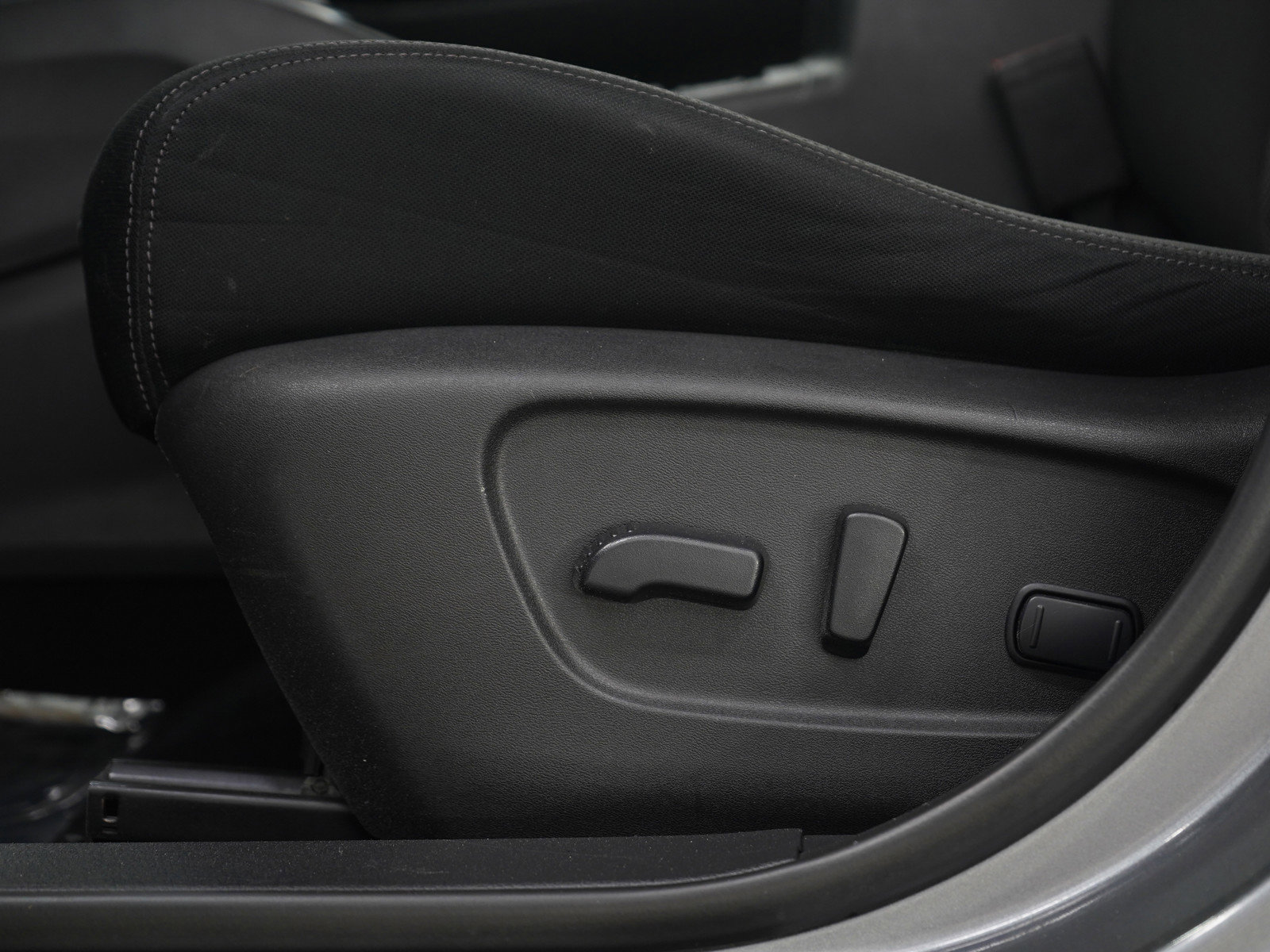 Used 2018 Nissan Rogue Sport SV w/ SV Technology Package image 23