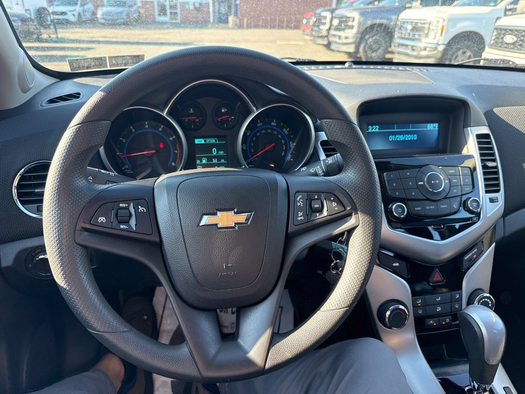 Used 2015 Chevrolet Cruze LT FWD image 14