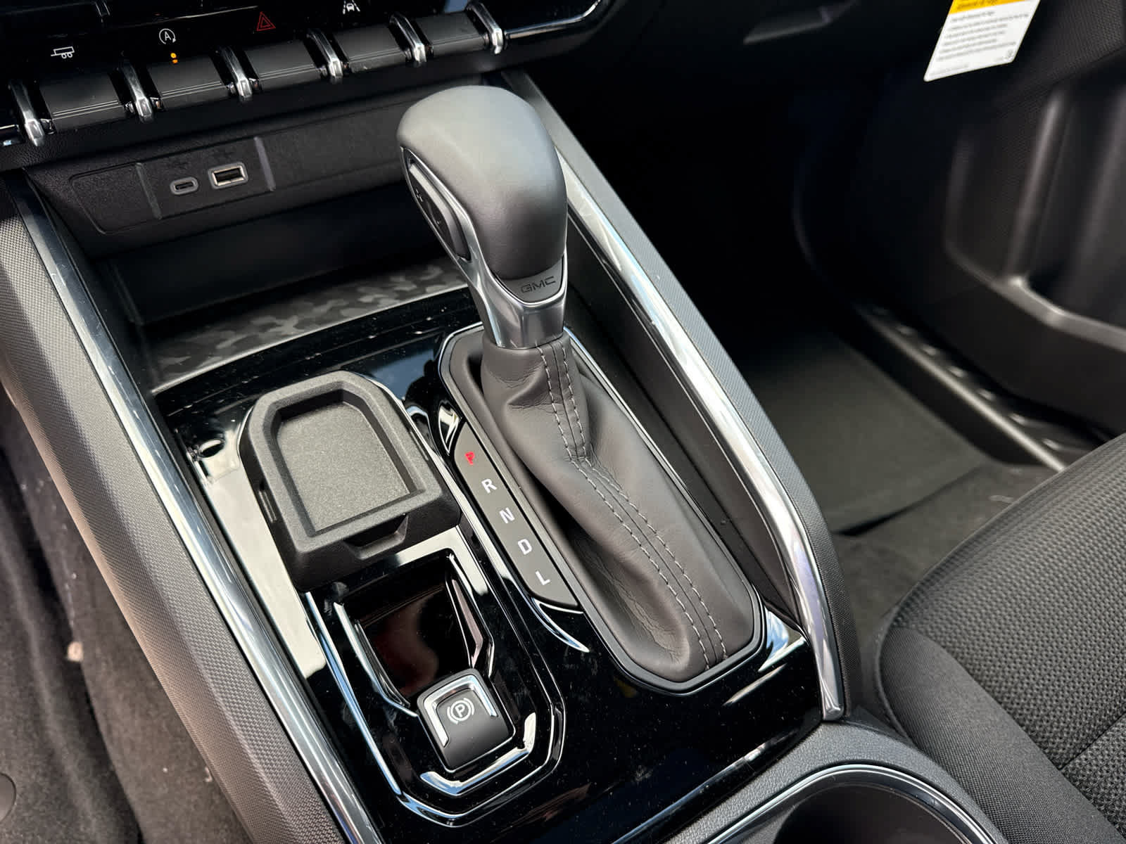 New 2026 GMC Canyon Elevation RWD image 18