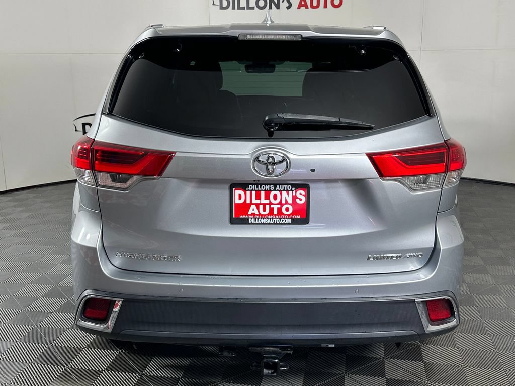 Used 2019 Toyota Highlander Limited w/ Carpet Mat Package (TMS) AWD/4WD image 5