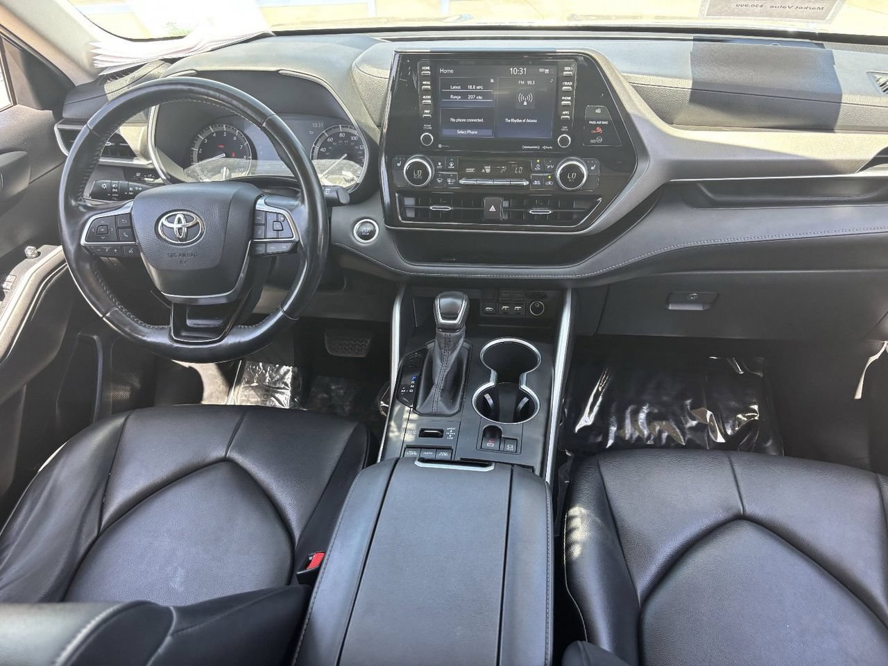 Used 2020 Toyota Highlander XLE AWD/4WD image 13
