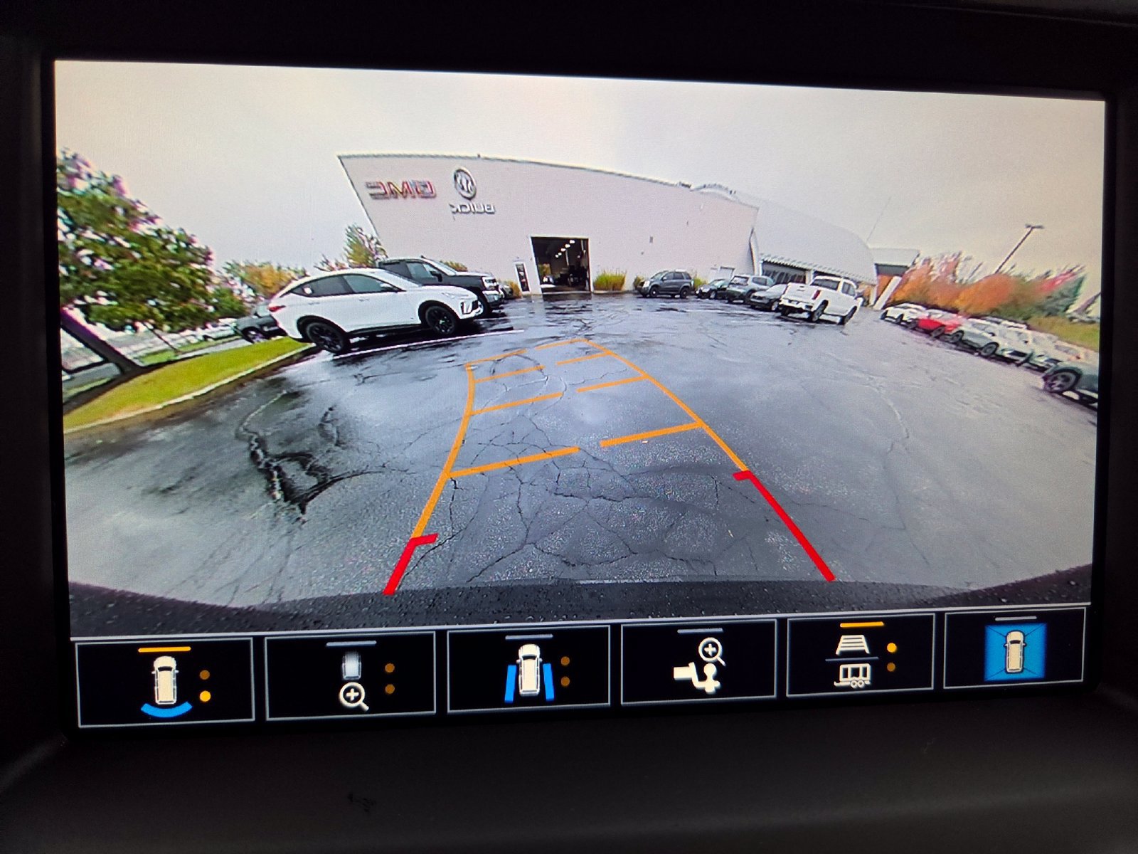 Used 2023 GMC Acadia SLT w/ Technology Package AWD/4WD image 5