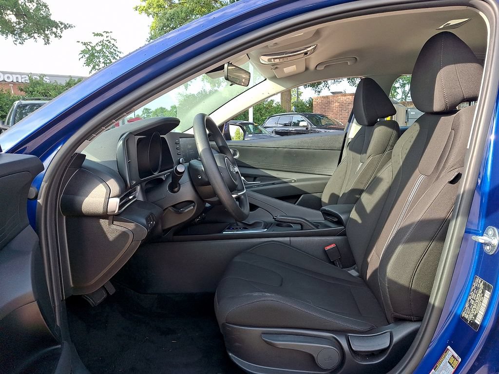 Used 2023 Hyundai Elantra SEL FWD image 13