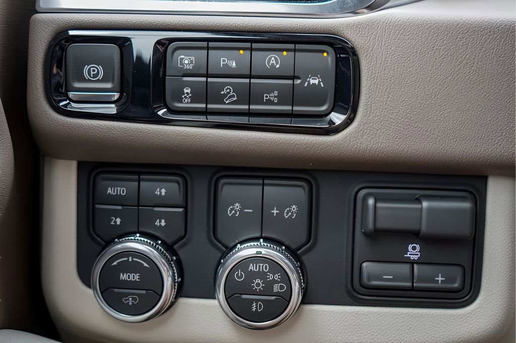 New 2026 GMC Yukon XL Denali w/ Denali Reserve Package AWD/4WD image 14
