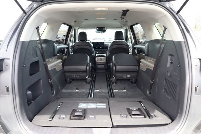 Certified 2025 Kia Carnival image 32