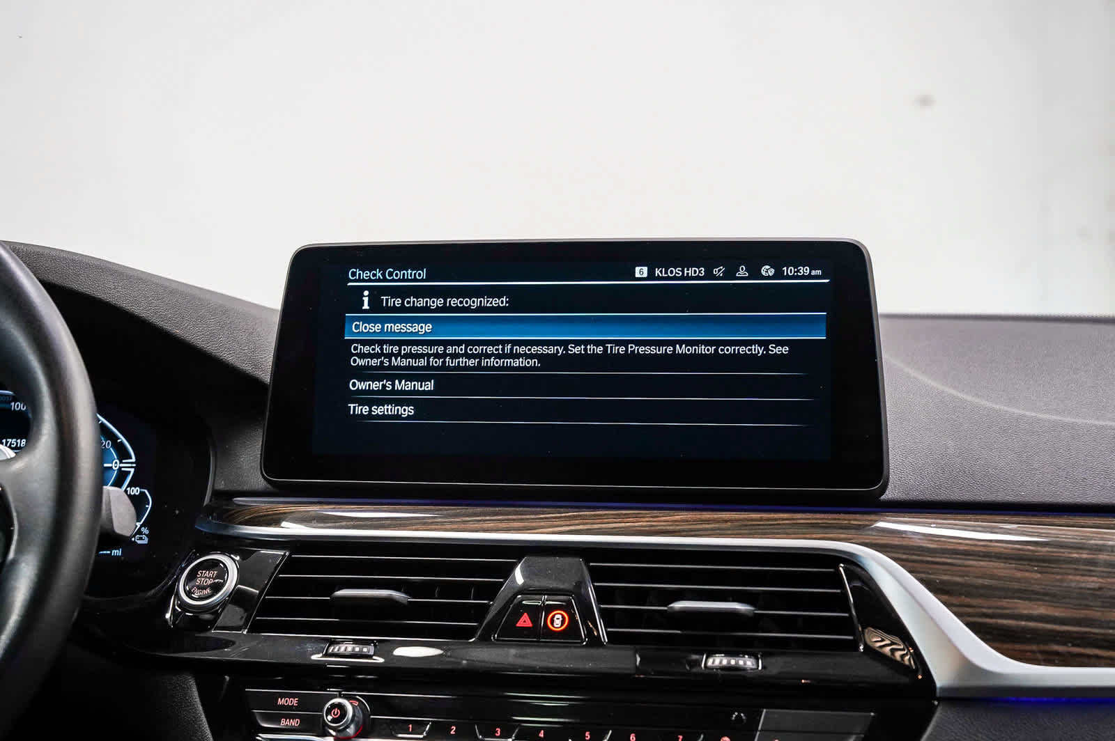 Used 2023 BMW 530e w/ Convenience Package RWD image 14