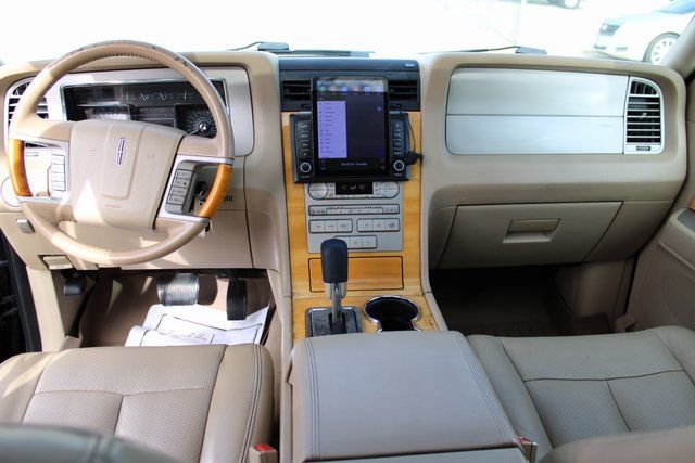 Used 2008 Lincoln Navigator L 4WD image 35