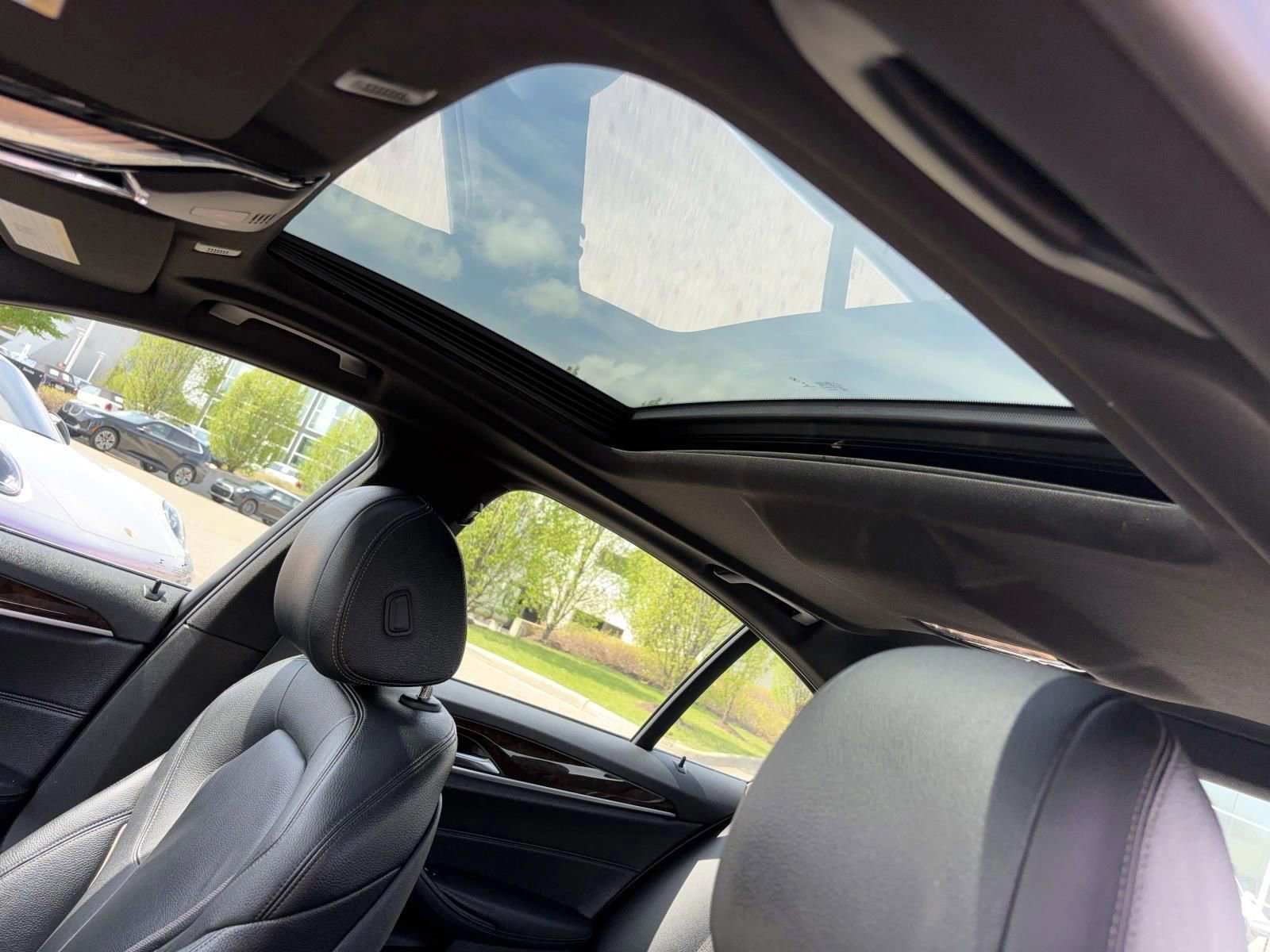 Used 2018 BMW 540i xDrive image 26