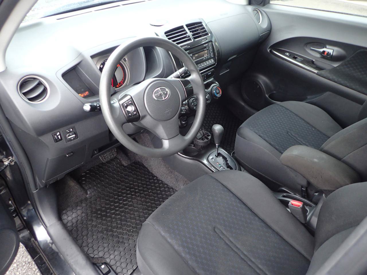 Used 2010 Scion xD FWD image 9