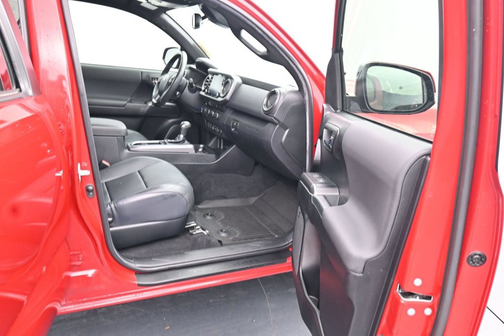 Used 2022 Toyota Tacoma TRD Sport w/ TRD Premium Sport Package AWD/4WD image 12