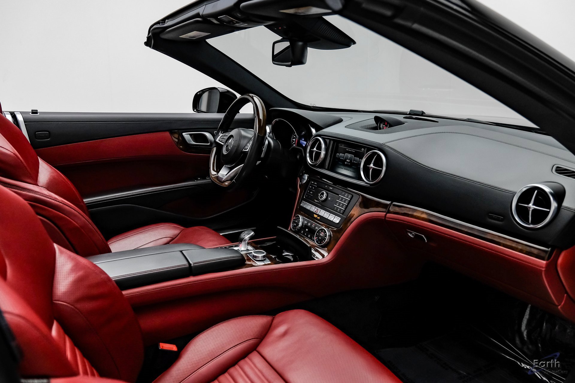 Used 2017 Mercedes-Benz SL 550 image 48