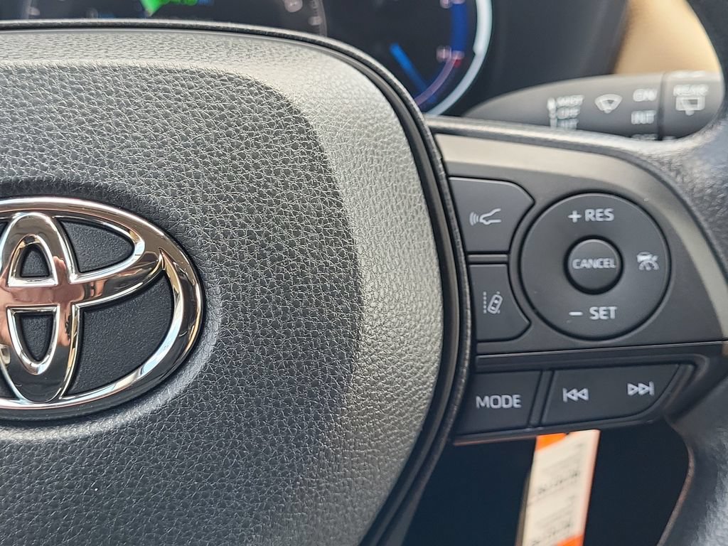 Used 2024 Toyota RAV4 LE AWD/4WD image 27