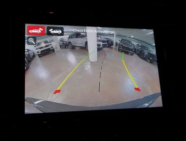 New 2022 Jeep Grand Cherokee Trailhawk w/ Luxury Tech Group III image 12