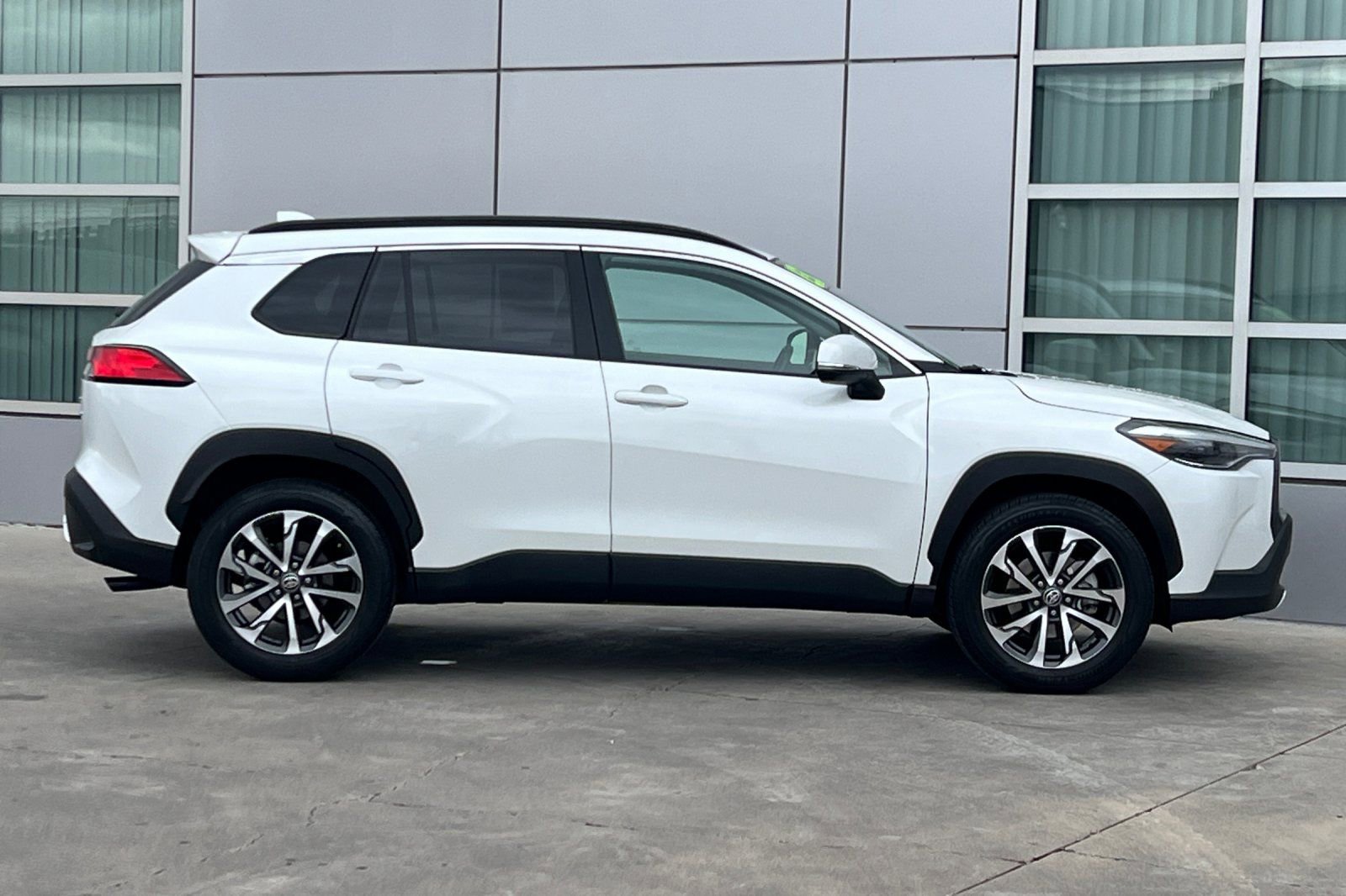 Certified 2023 Toyota Corolla Cross XLE w/ Convenience Package image 3